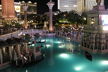 Отвага и Любовь в Городе Греха