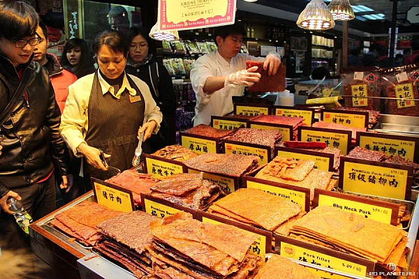 Вяленое мясо - один из популярных сувениров из Макао