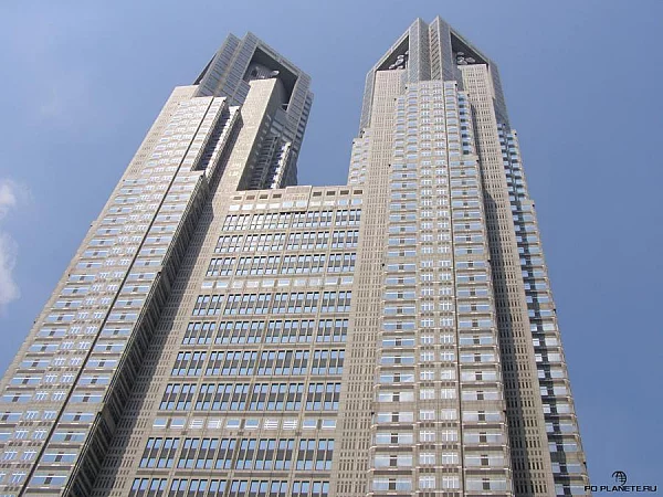 243-метровые башни Токийского муниципалитета (Tokyo Metropolitan Government)