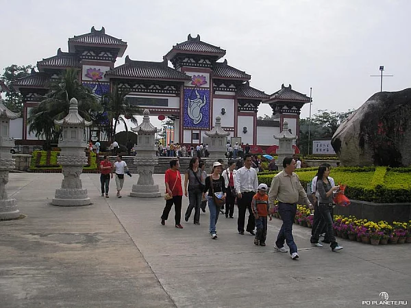 Вход в парк Наньшань