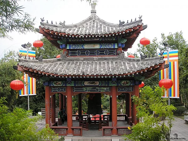 Пагода Счастья (Lucky Bell Pavillion)