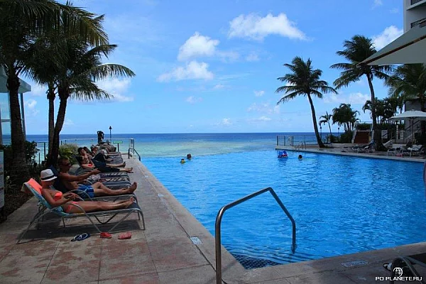 Бассейн Guam Reef Hotel